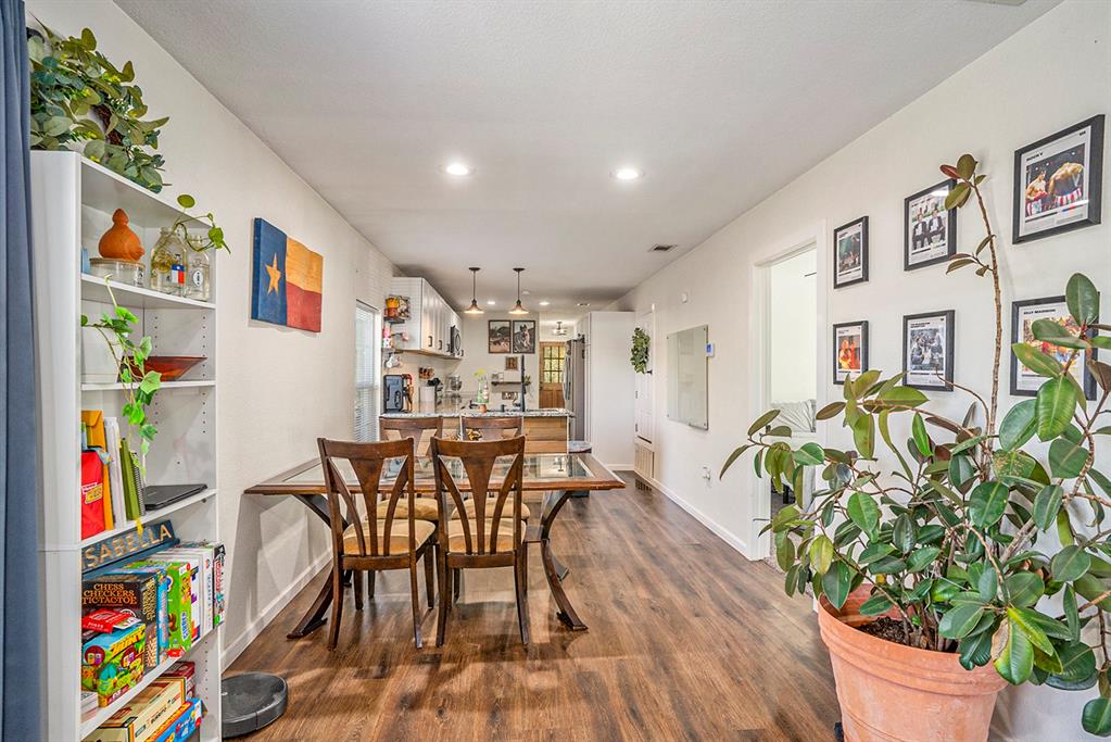301 Ross Avenue