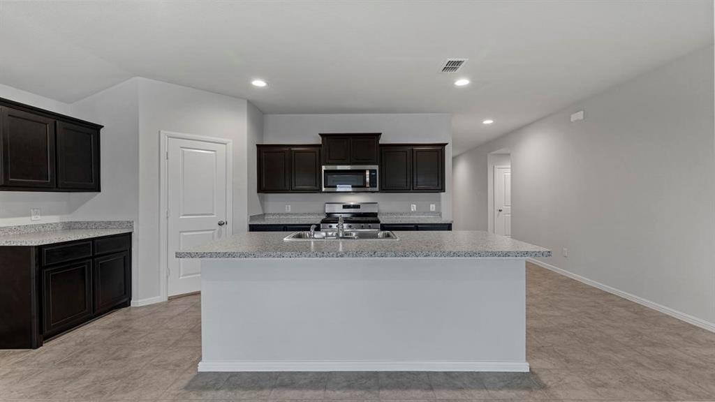 400 BEEKEEPER Drive