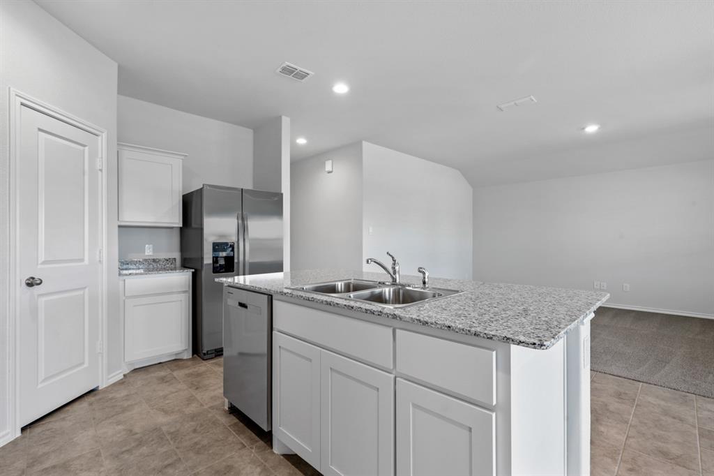 412 BEEKEEPER Drive