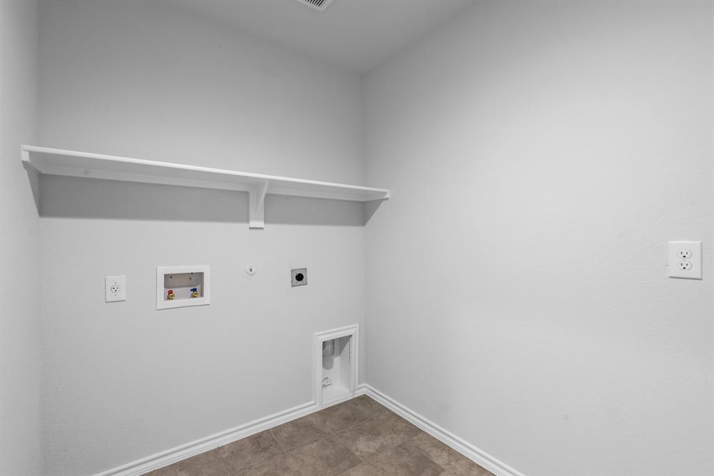 412 BEEKEEPER Drive