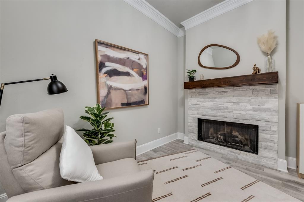 6628 Oakmont Court