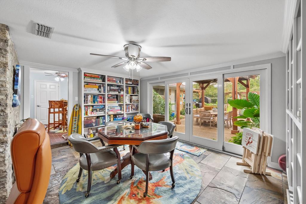 2807 Monties Lane