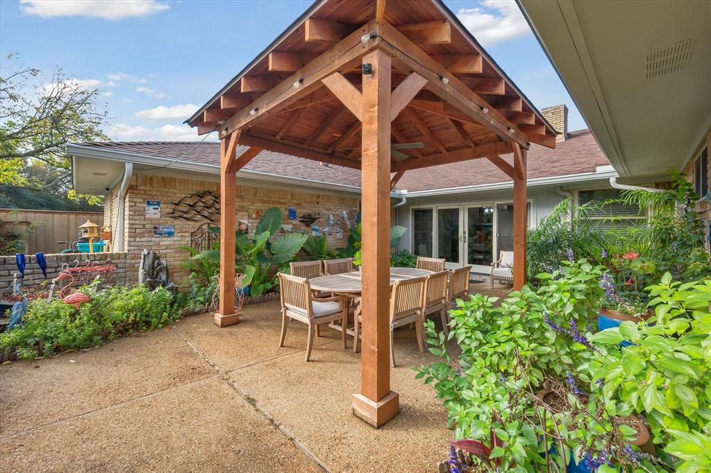 2807 Monties Lane