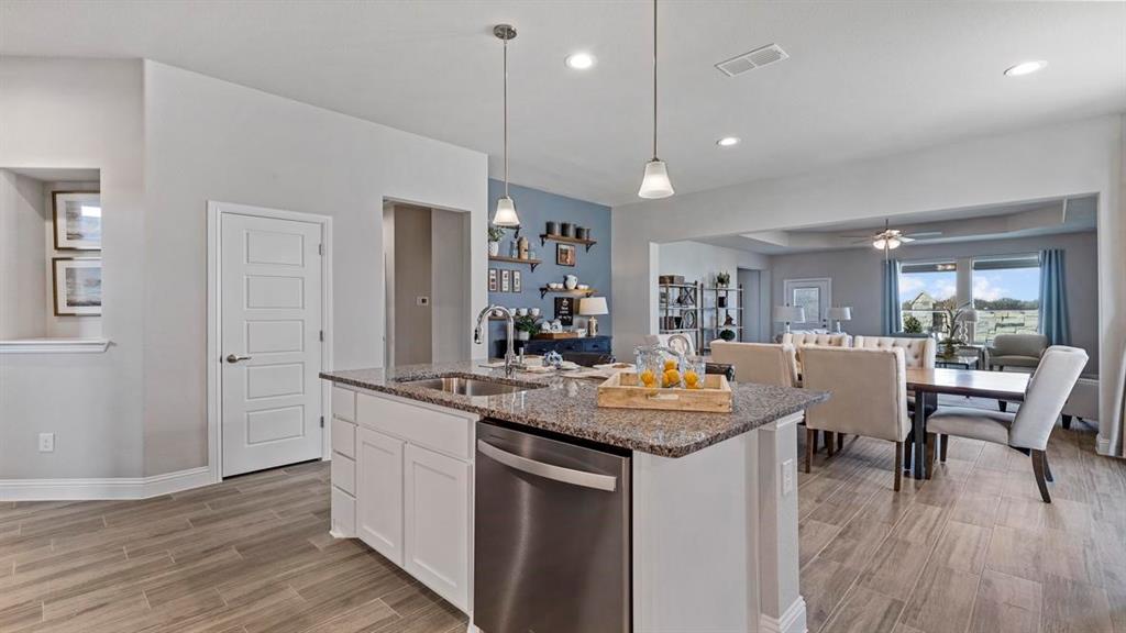 3041 LIONSGATE Drive
