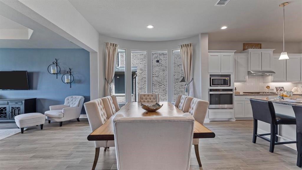 3041 LIONSGATE Drive