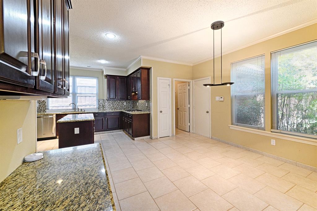 2513 Suntree Lane