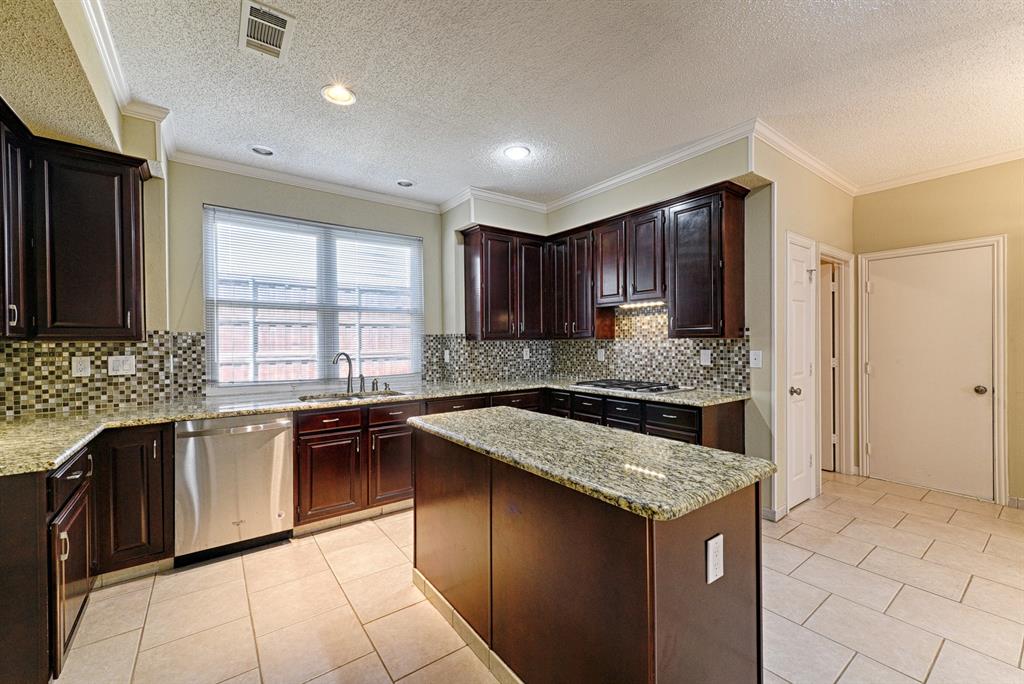 2513 Suntree Lane