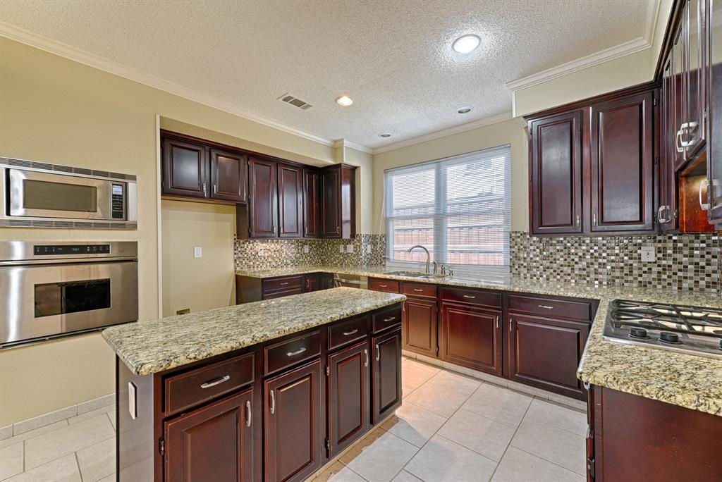 2513 Suntree Lane