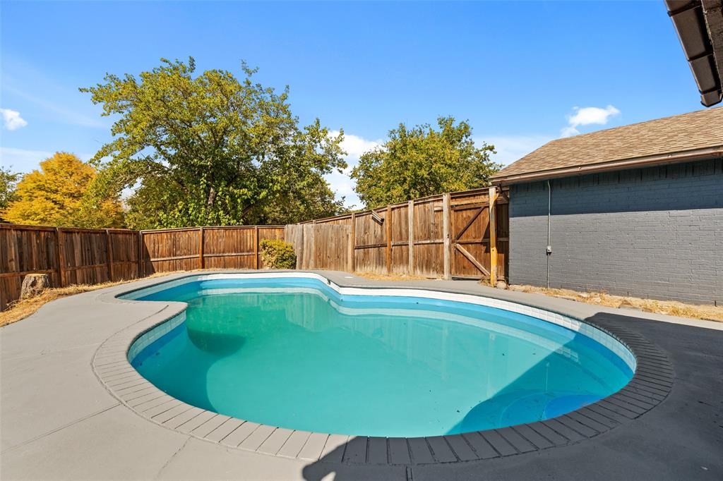 1905 Overglen Drive