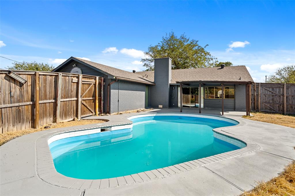 1905 Overglen Drive