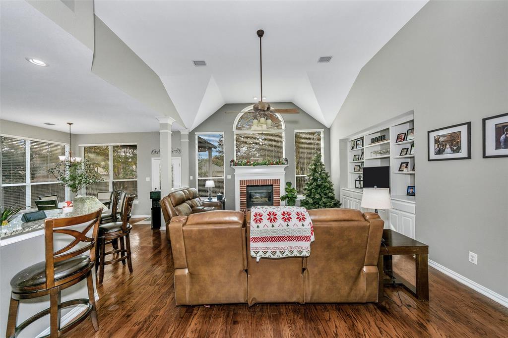 8617 Twisted Oaks Way