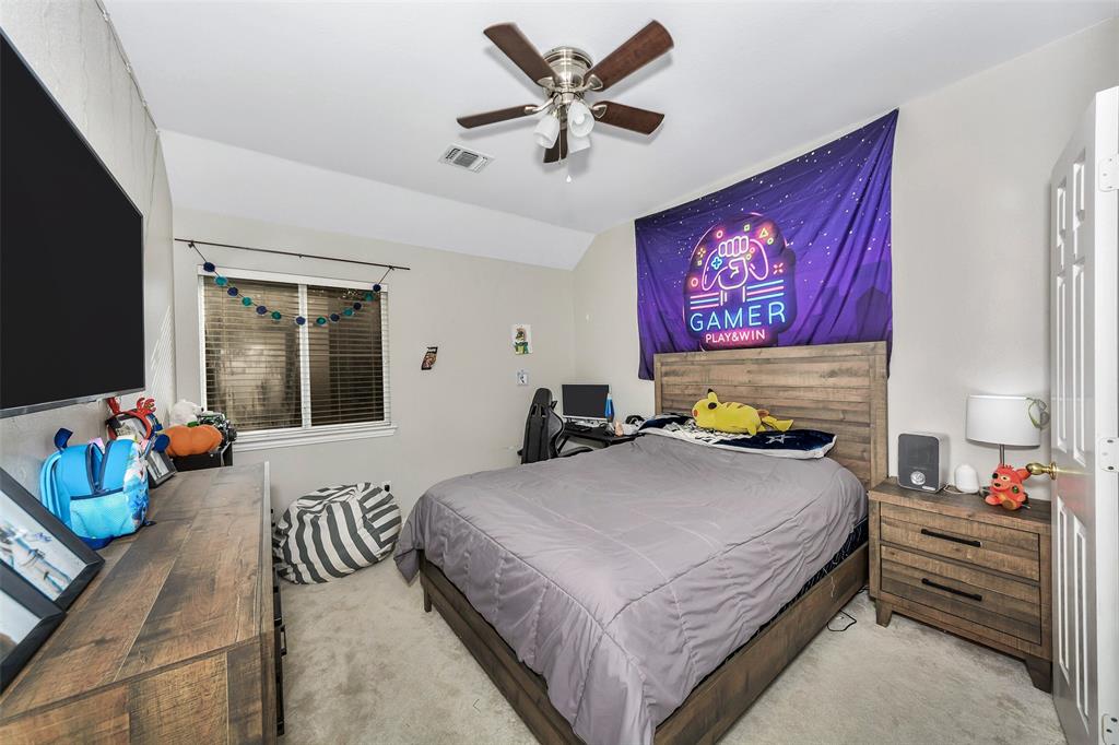 8617 Twisted Oaks Way