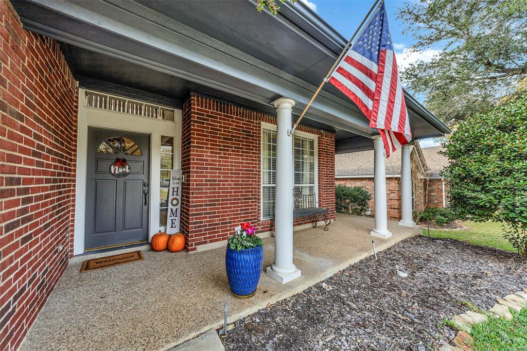 8617 Twisted Oaks Way