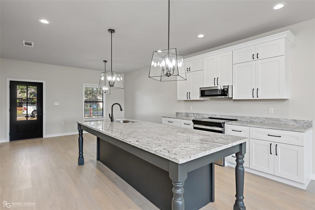 221 S Parkridge Drive
