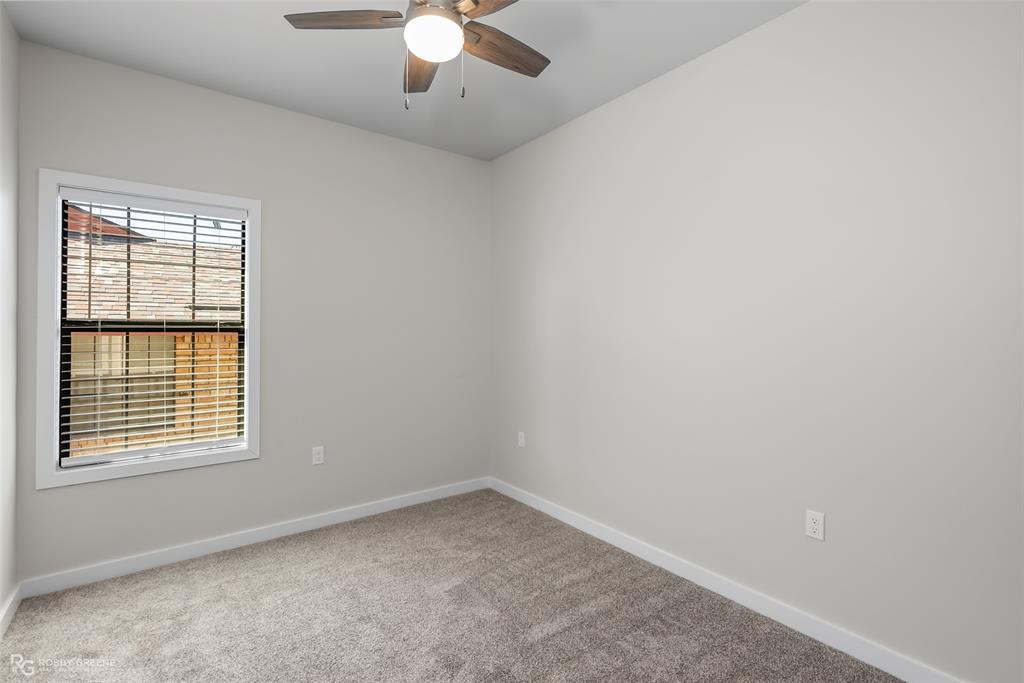 221 S Parkridge Drive