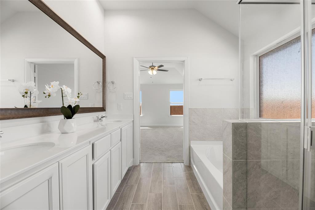 5940 Halls Lake Loop