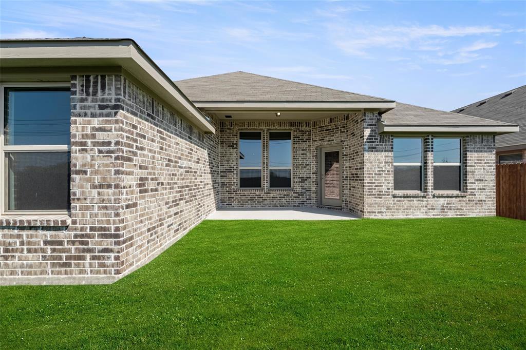 5940 Halls Lake Loop