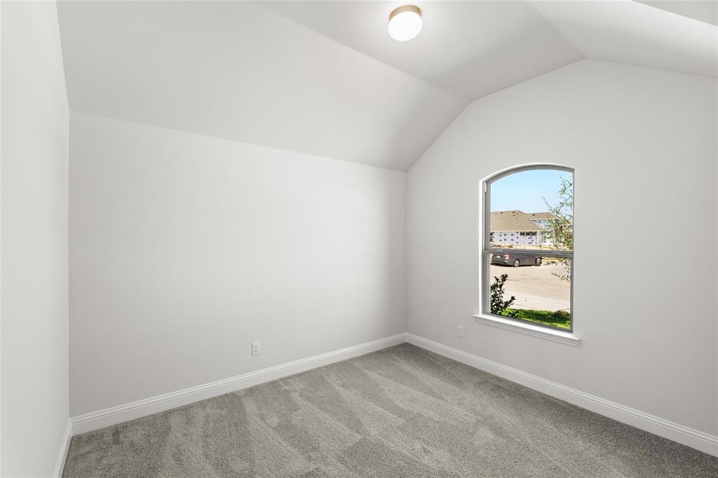 5940 Halls Lake Loop