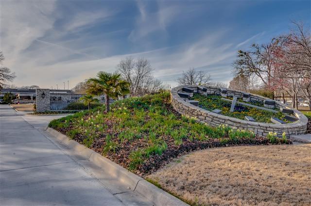 5940 Halls Lake Loop