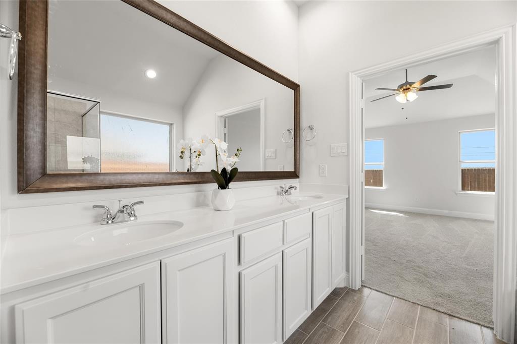 5940 Halls Lake Loop
