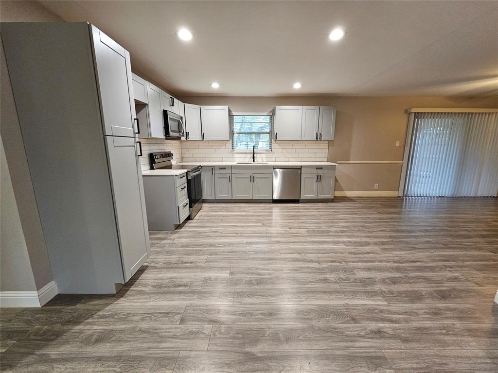 800 Valley View Drive