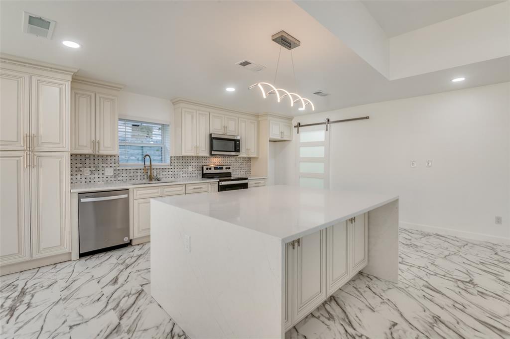 2510 Claremont Drive