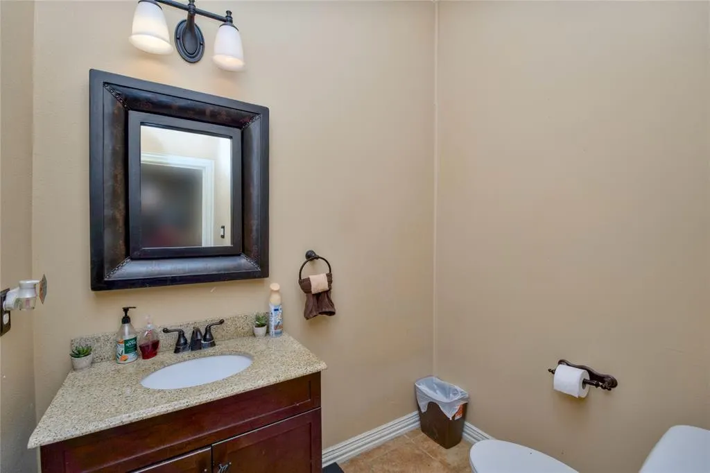 5480 Bridle Path