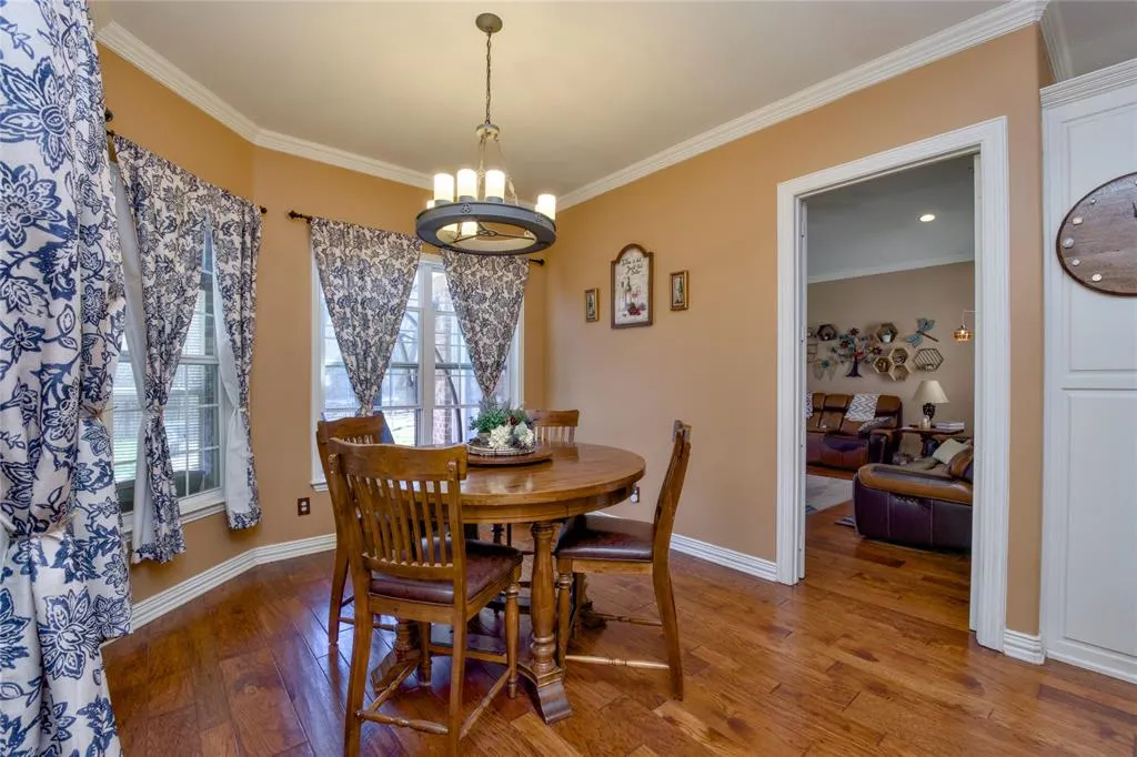 5480 Bridle Path