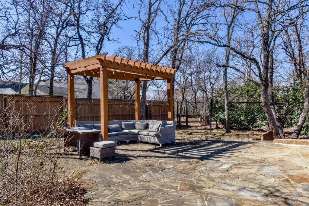 5480 Bridle Path