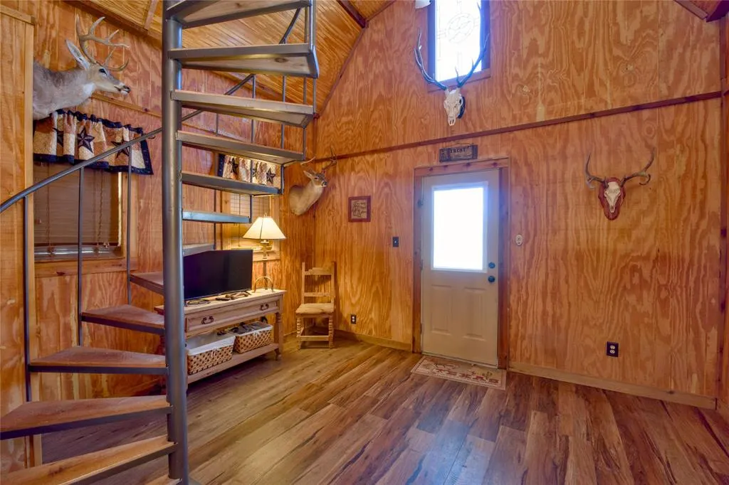 5480 Bridle Path