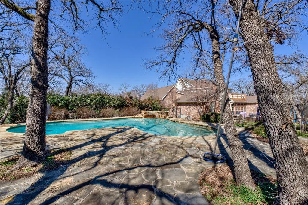 5480 Bridle Path