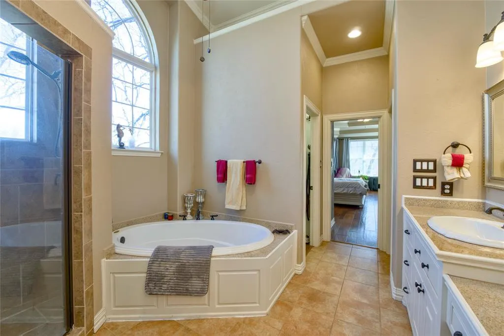 5480 Bridle Path