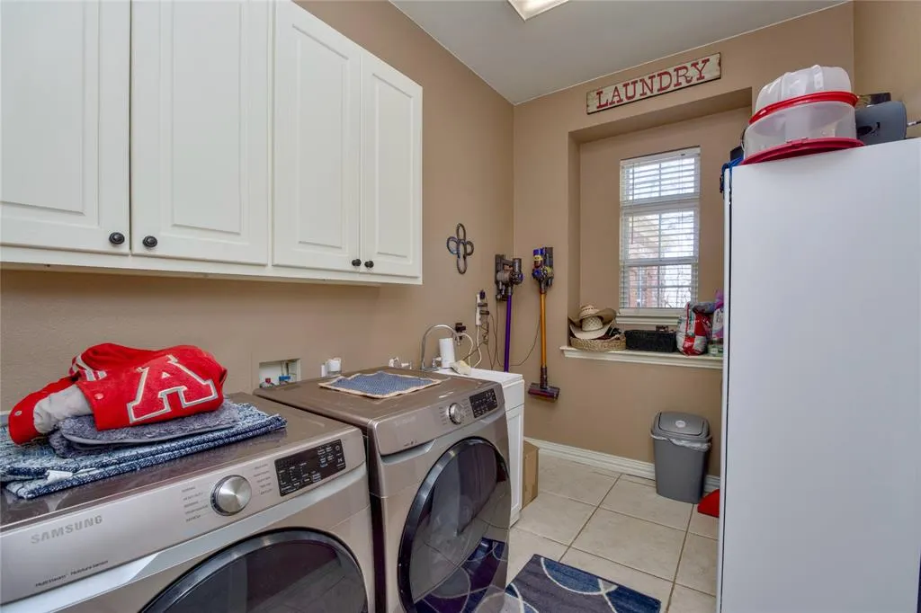 5480 Bridle Path