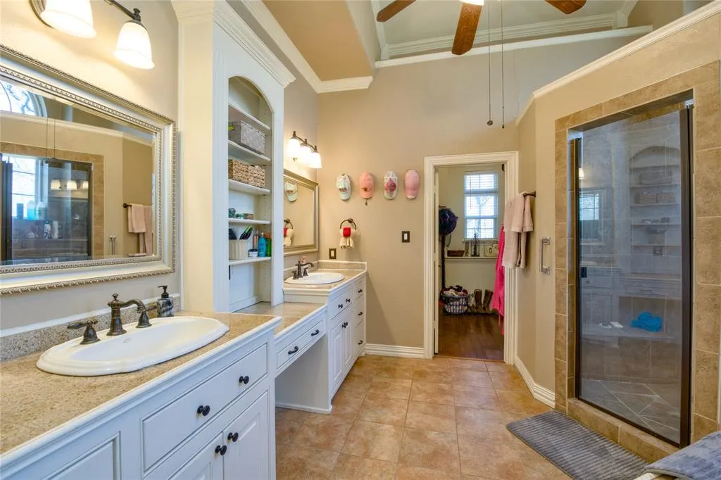 5480 Bridle Path