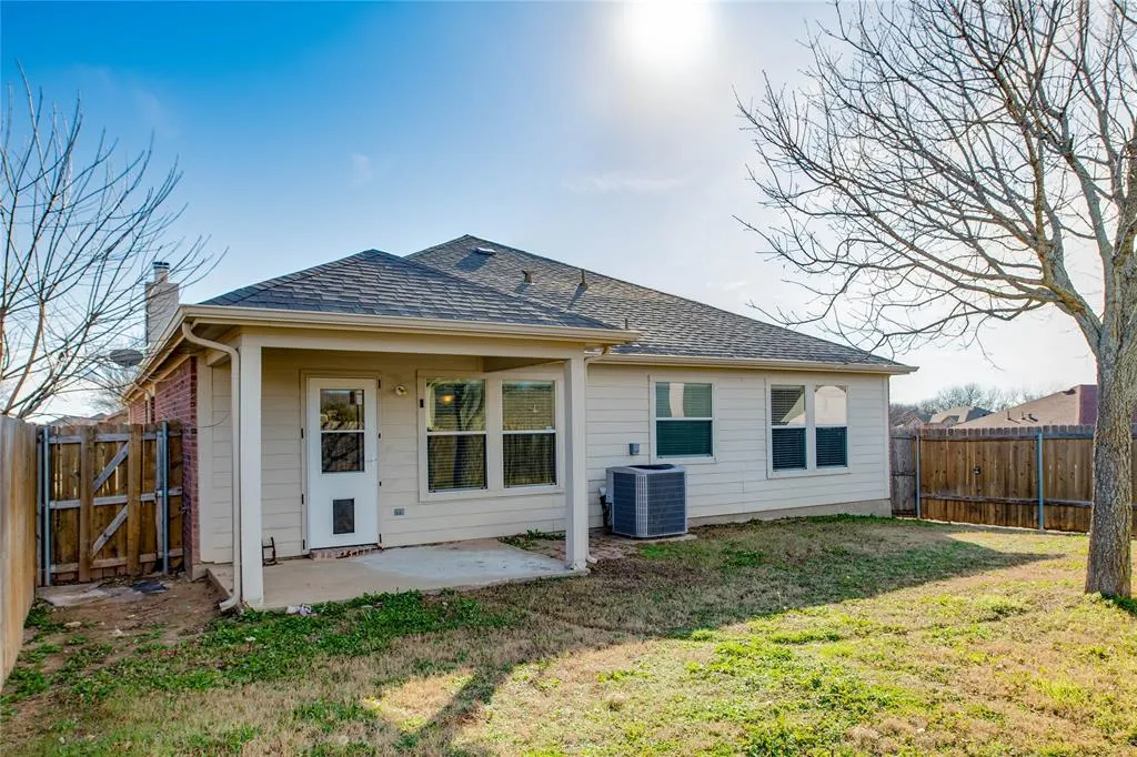 1830 SABLE WOOD Drive