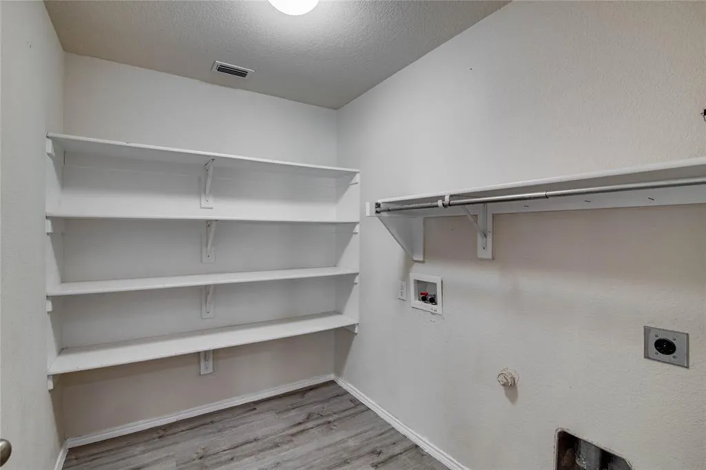 1830 SABLE WOOD Drive