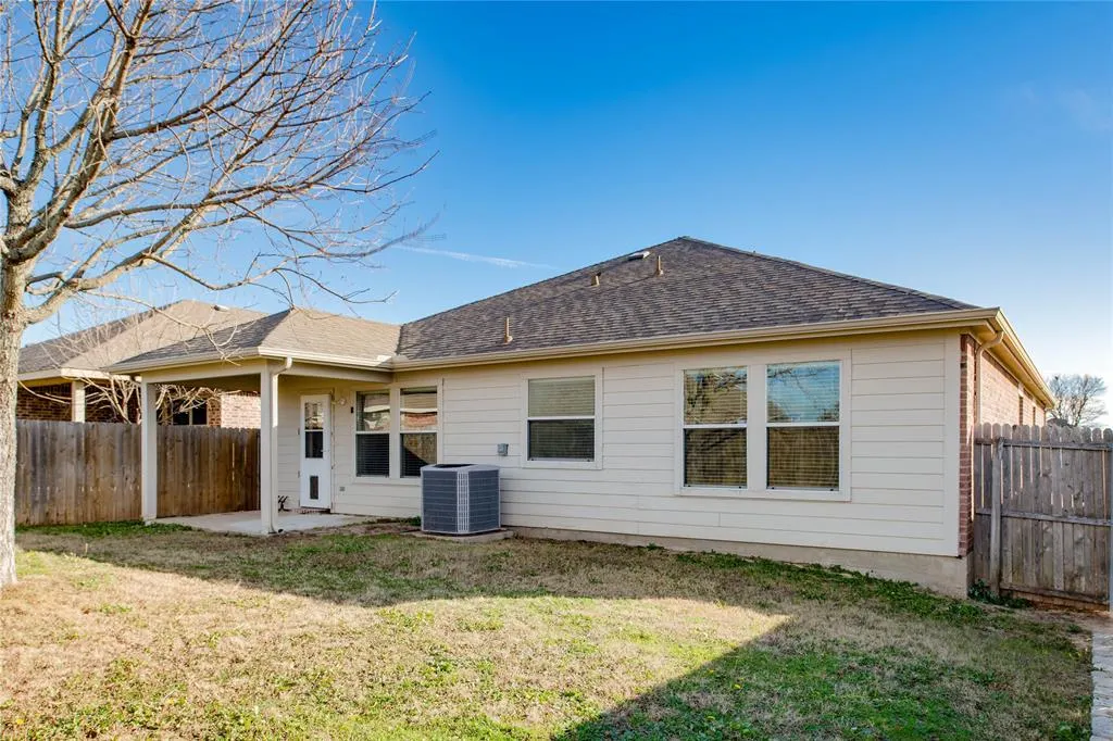 1830 SABLE WOOD Drive