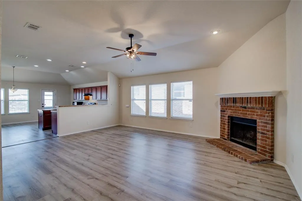 1830 SABLE WOOD Drive