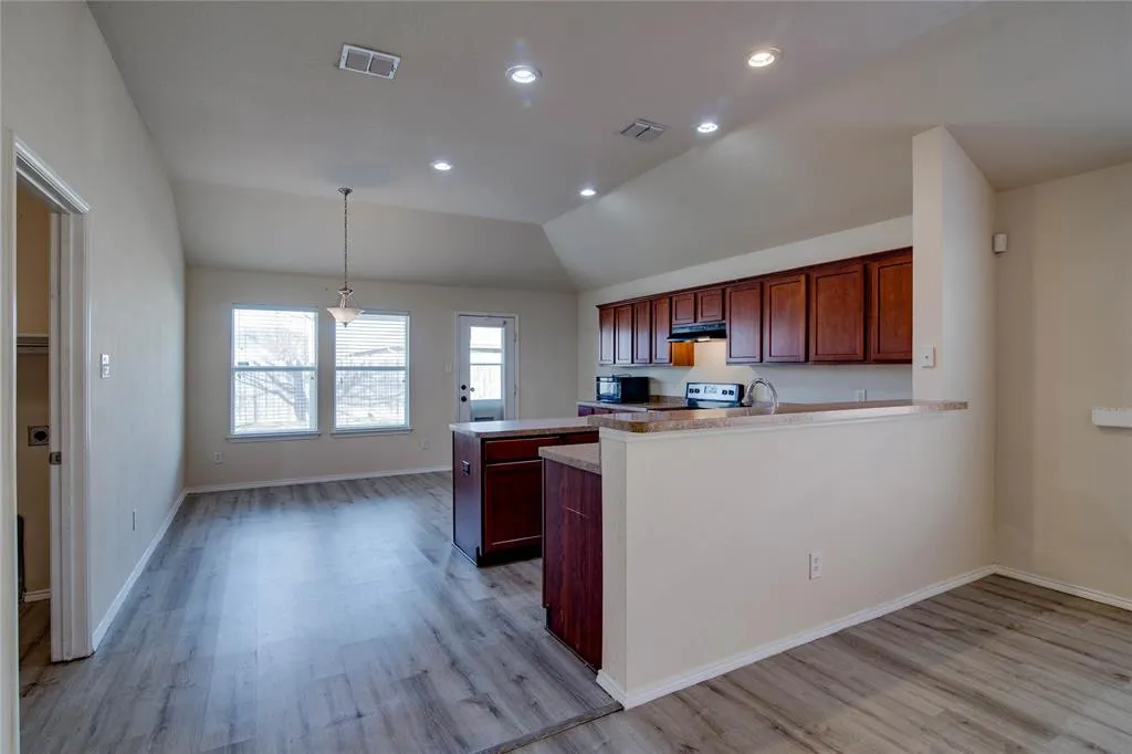 1830 SABLE WOOD Drive