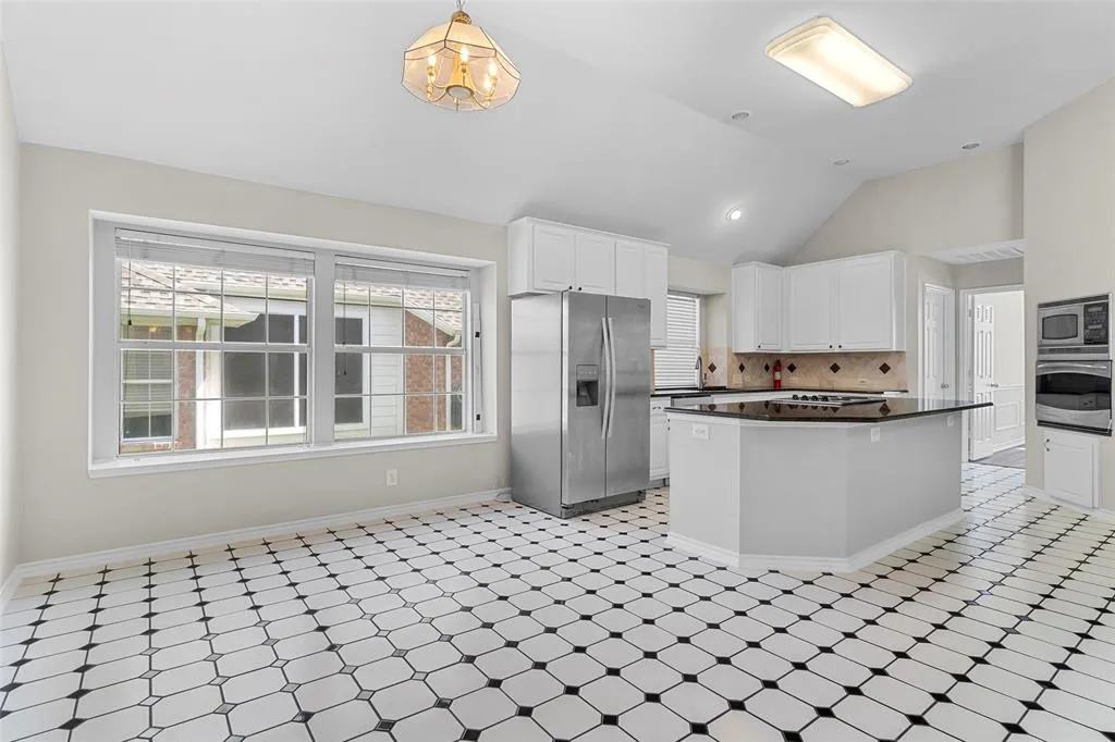1513 Endicott Drive
