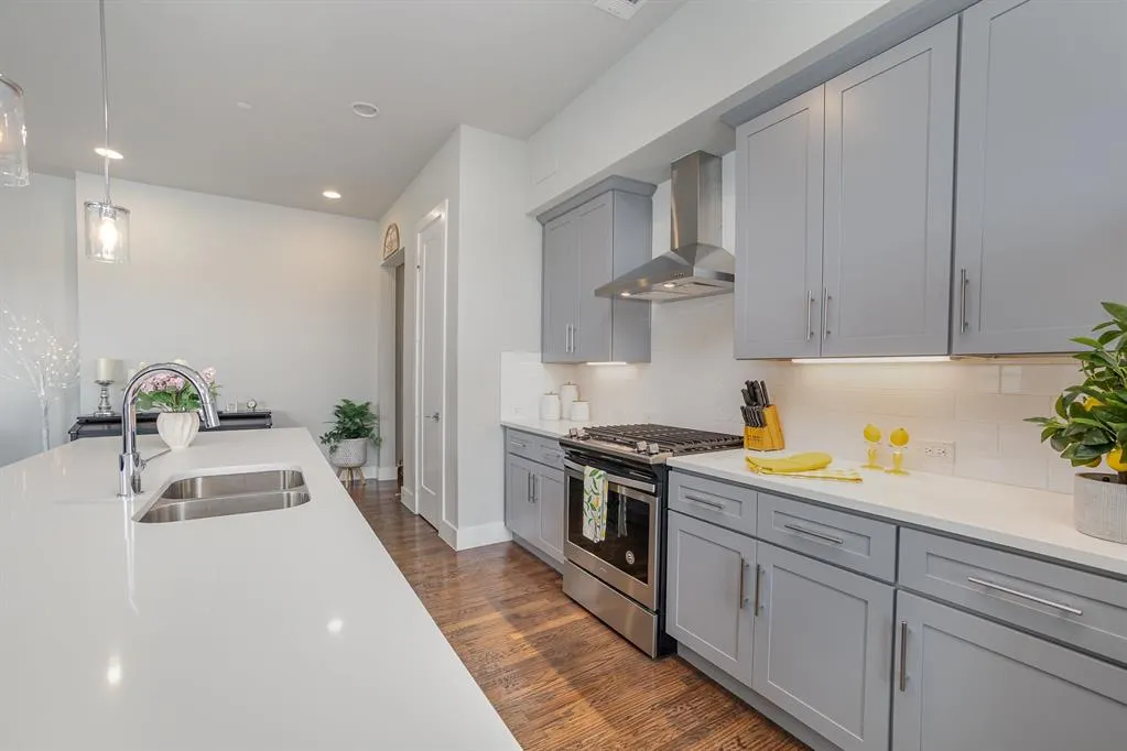 770 N Plano Road, #202