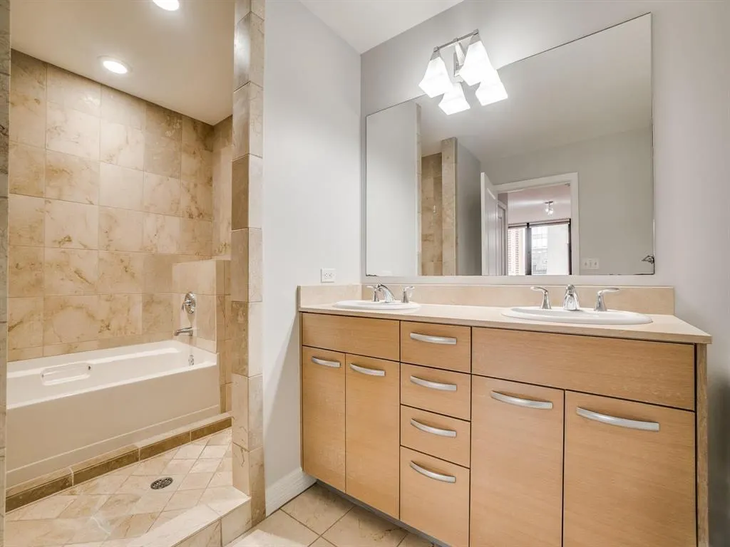 1200 Main Street, #408
