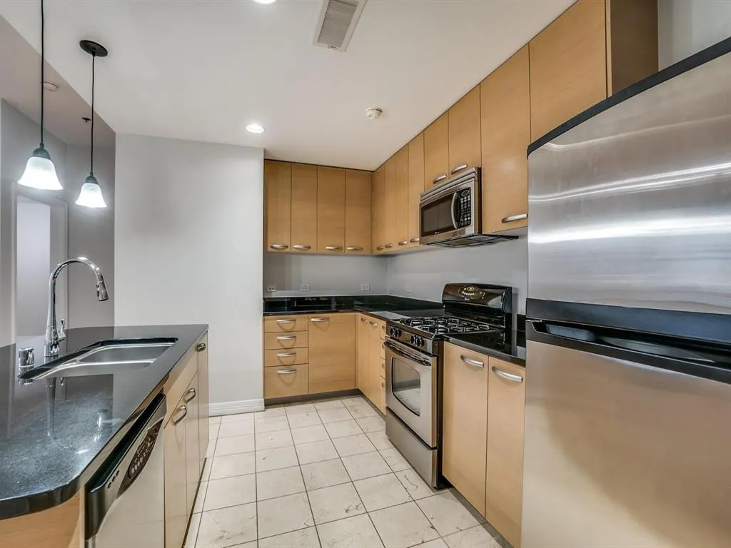 1200 Main Street, #408