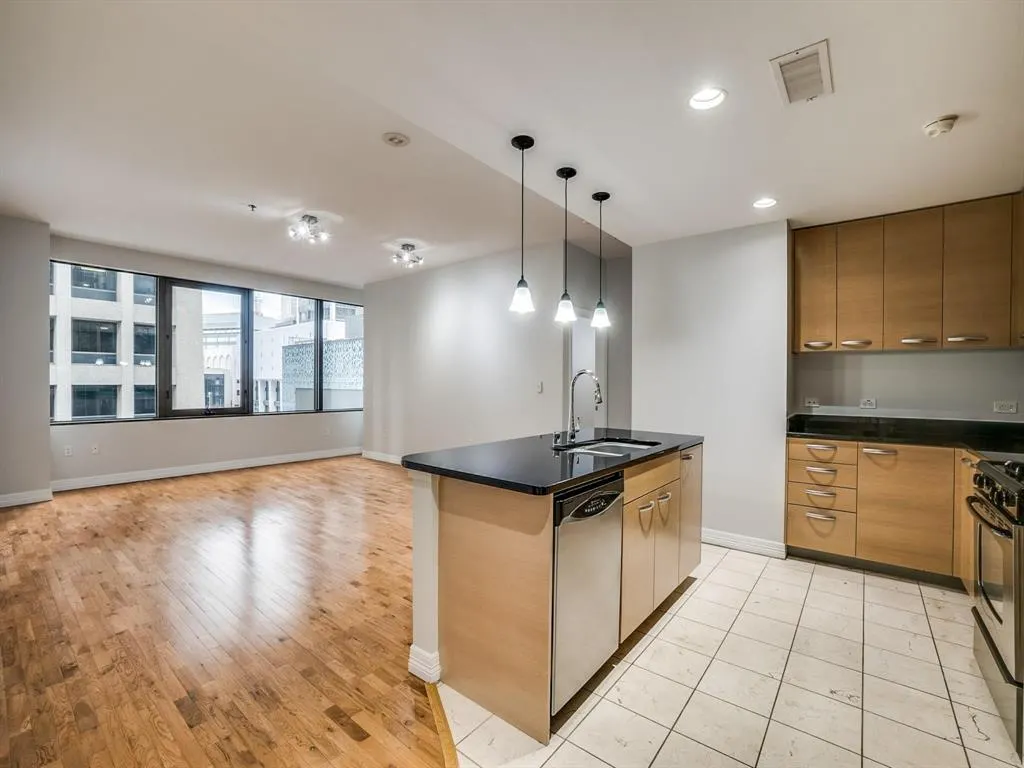 1200 Main Street, #408