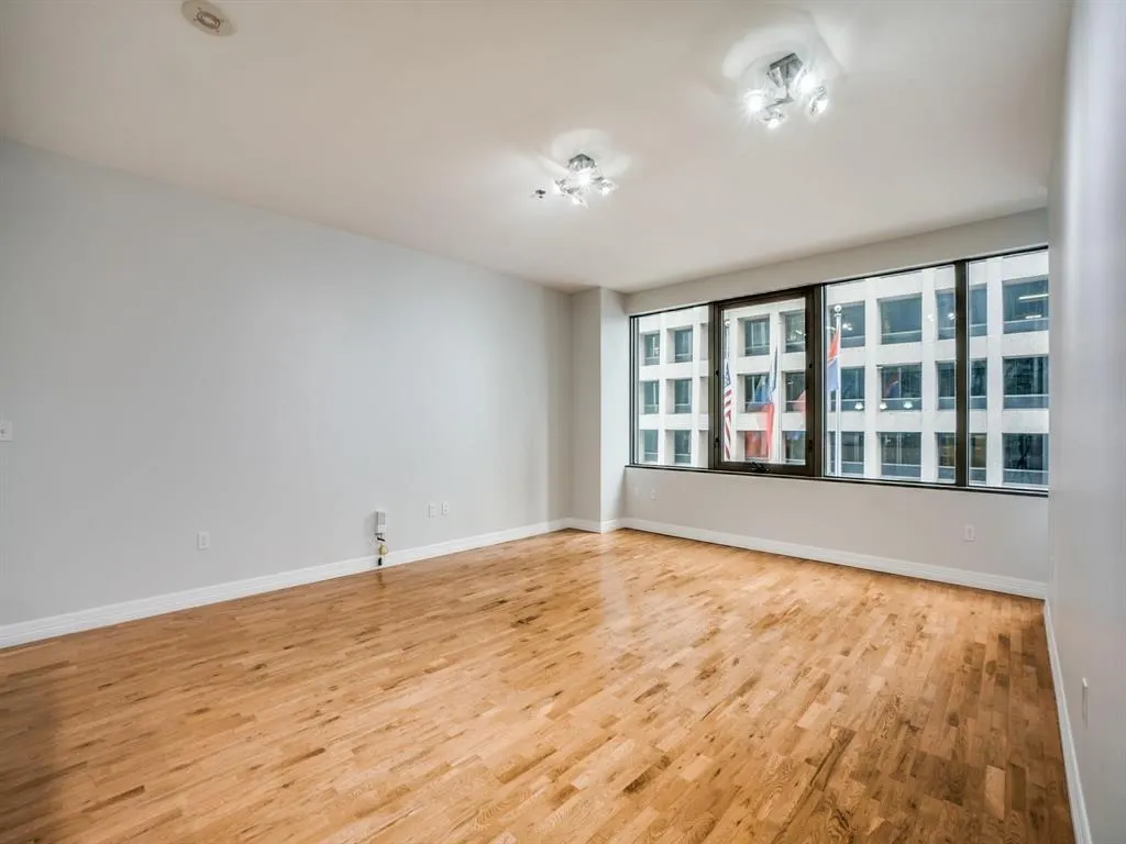 1200 Main Street, #408