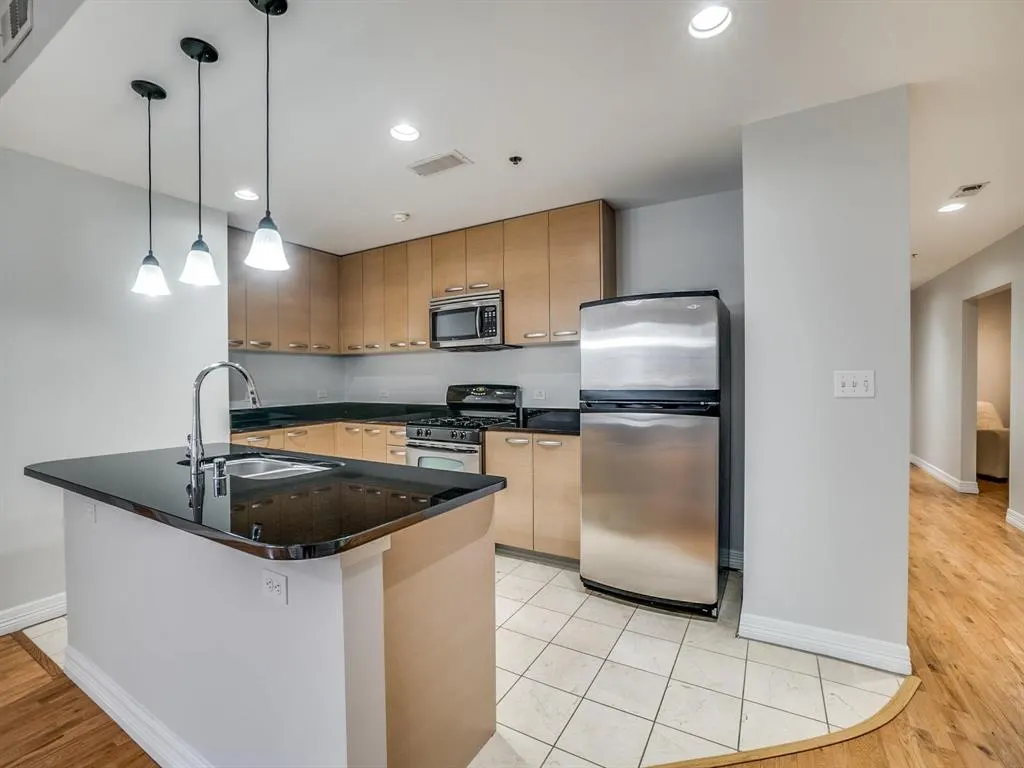 1200 Main Street, #408