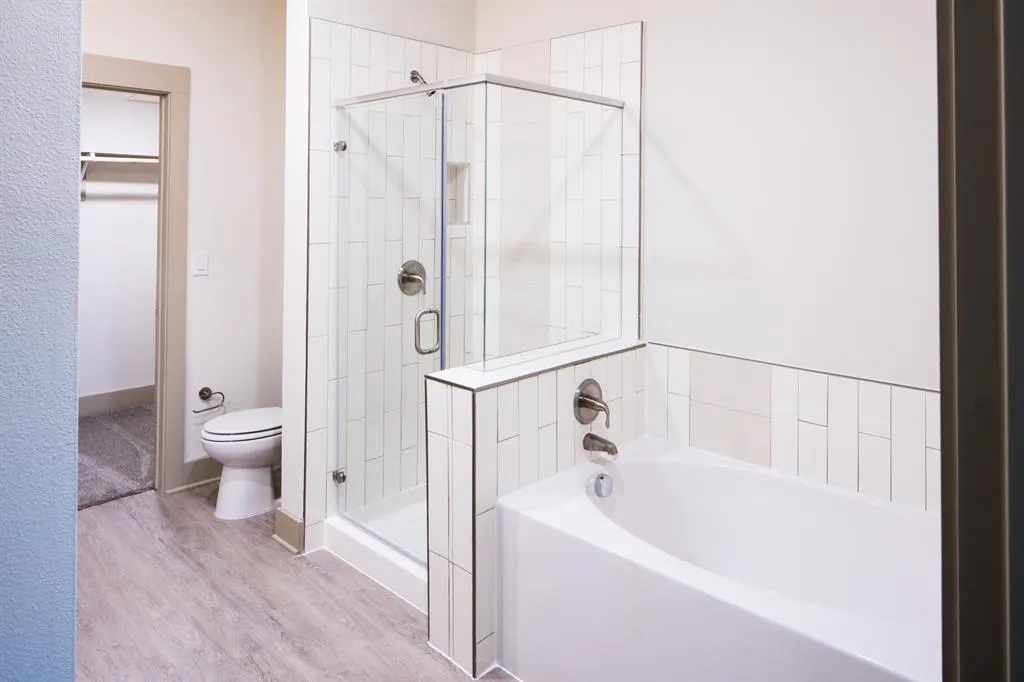 4020 Gilbert Avenue, #106
