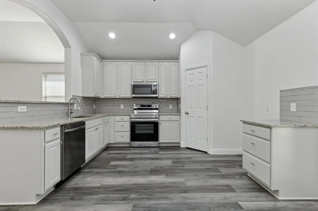 5551 Crestwood Drive