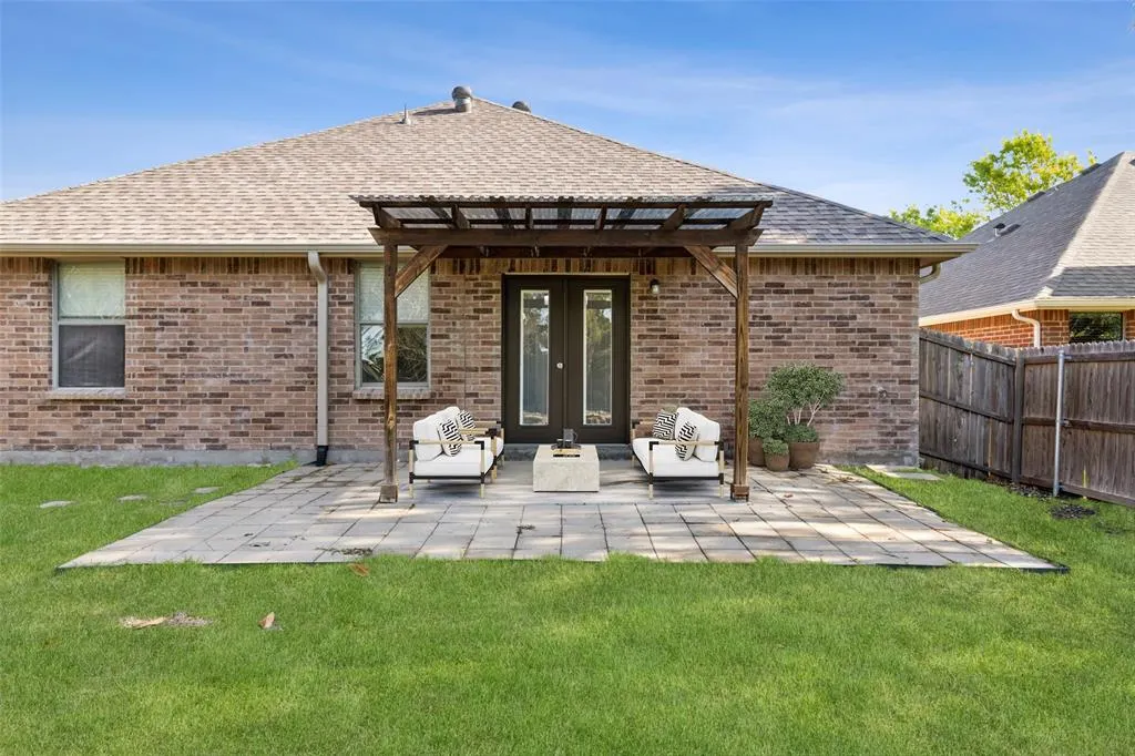 5551 Crestwood Drive