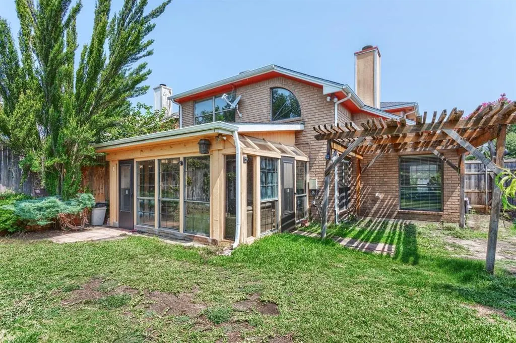 3852 Suffolk Lane